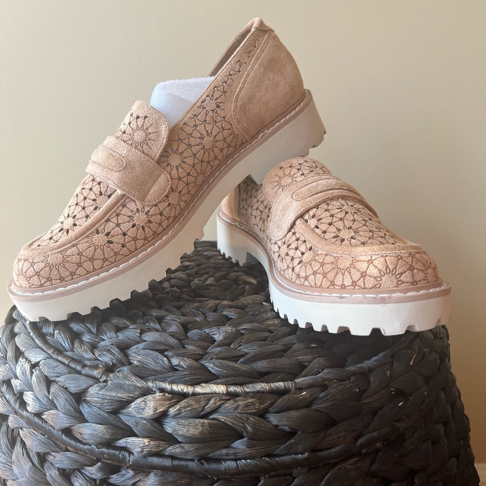 Pierre Dumas Loafers Size 8.5